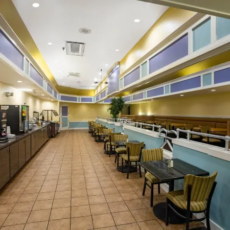 Super 8 by Wyndham Mobile I-65