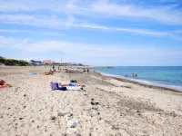 "Mavis" - 800m from the Sea