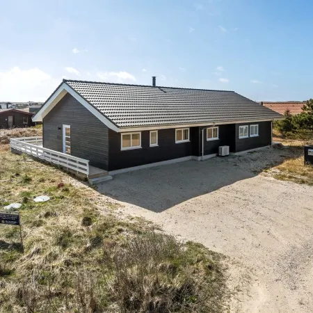 "Karen" - 900m from the Sea Hoteles en Bjerregård