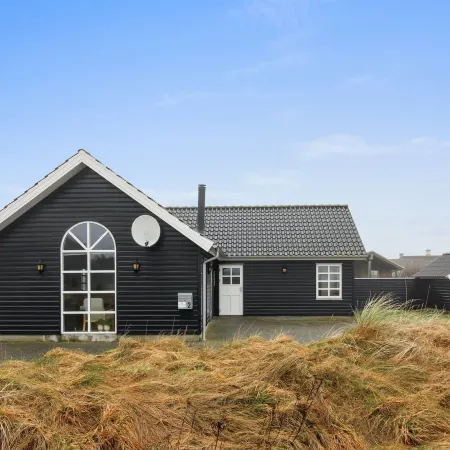 "Suvi" - 900m from the Sea