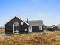 "Suvi" - 900m from the Sea Hotels near Old Parish Church