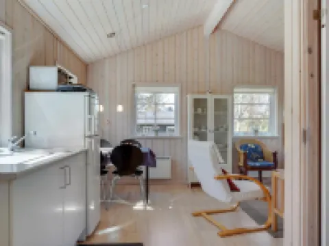 "Amie" - 800m from the Sea