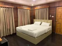 A la Camps Hotels in Muak Lek