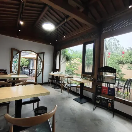 Hongcun Zhilan Youmeng Lake View B&B