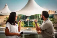 Golden Sands Hotel & Residences Sharjah - bar