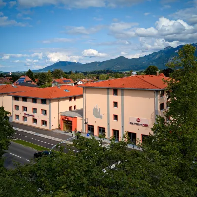 Best Western Plus Hotel Fuessen Отели рядом с достопримечательностью «Кемпинг Хопфензее»