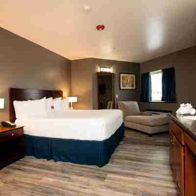 Best Western Plus Plattsburgh Rooms