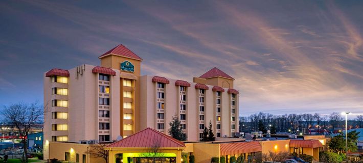 La Quinta Inn & Suites by Wyndham Tacoma - Seattle Hotels in Pierce County