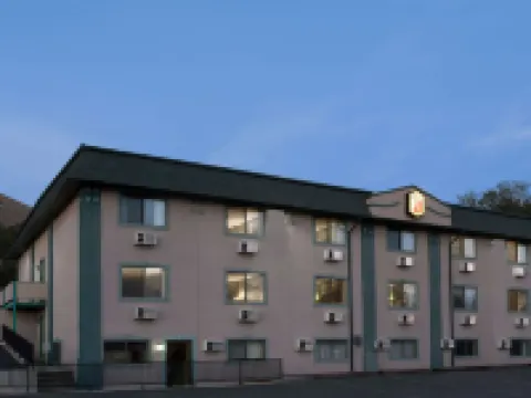 Super 8 by Wyndham Green River Hotels in Green River