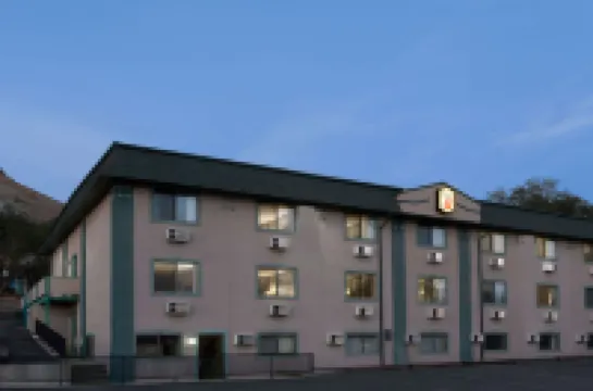 Super 8 by Wyndham Green River Hotels in Green River