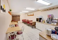 Days Inn by Wyndham Cadillac Hotels in Cadillac