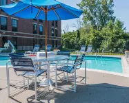 Quality Inn Auburn Hills - Detroit North - piscina