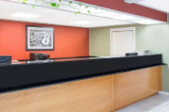 Super 8 by Wyndham Dothan