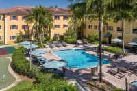 Hawthorn Extended Stay by Wyndham Naples - 비치