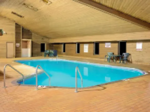 Super 8 by Wyndham Sturgeon Bay Hotels in Door County