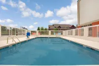 Days Inn & Suites by Wyndham Ridgeland