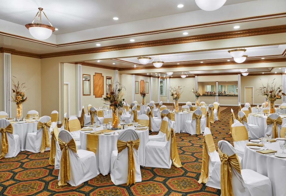 Best Western Plus Milwaukee Airport Hotel & Conference Center Over view