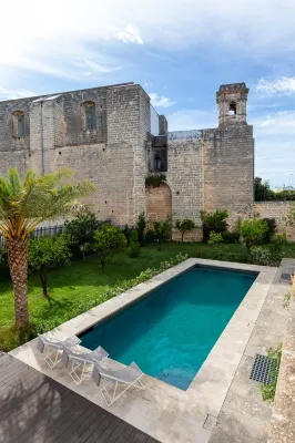 Relais Monastero Santa Teresa - Albergo Diffuso Hotel dekat Piazza della Costituzione