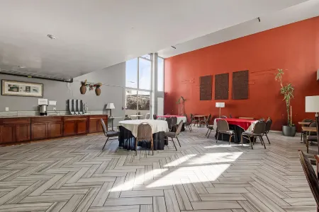 Jack London Inn Отели рядом с достопримечательностью «Crescent Lawn | UC Berkeley»