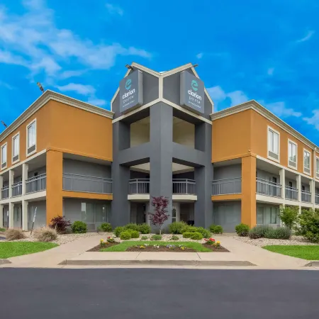 Clarion Pointe Indianapolis Northeast Отели рядом с достопримечательностью «Торговый центр Keystone»