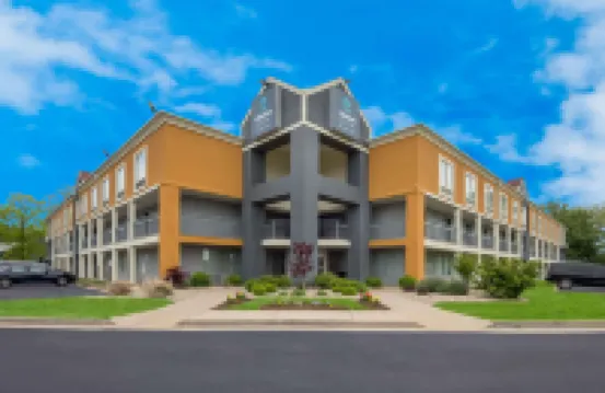 Clarion Pointe Indianapolis Northeast Hotels in Indianapolis