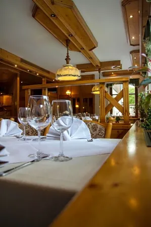 Hotel Schwarzbeerschänke Pobershau Отели в г. Поберсхау