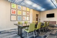 Holiday Inn Express & Suites PLATTEVILLE by IHG