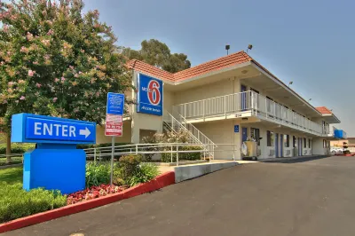Studio 6 West Sacramento CA Hotels near IKEA