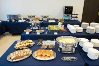 The Premium Hotel in Rinku - servizio colazione