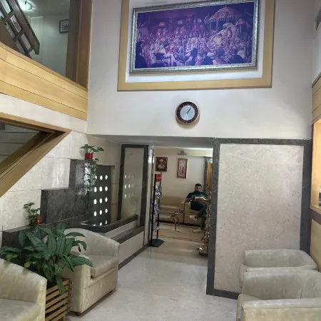 Hotel Ashirwad Отели рядом с достопримечательностью «Ботанический Сад Императрицы»