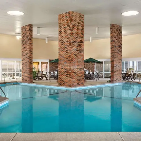 Country Inn & Suites by Radisson, Woodbury, MN