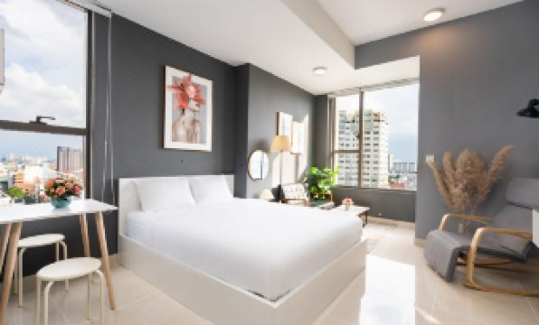 Infinity Pool Signature - Near Bui Vien Street