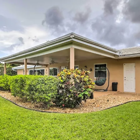 Riviera Beach Vacation Home w/ Pool: Walk to Beach