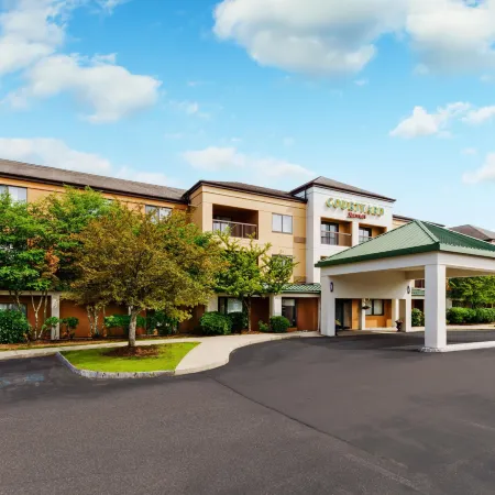 Courtyard by Marriott Manchester-Boston Regional Airport