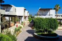 Pefkos Village Resort Hoteles cerca de Playa de Agios Pavlos