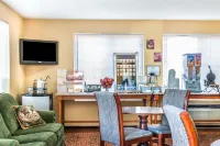 Super 8 by Wyndham Salina I-70 Hotels in Salina