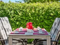 "Momo" - 570m from the Sea