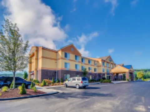 Comfort Inn & Suites Hillsville I-77 Hotels in Woodlawn