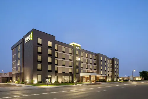 Home2 Suites by Hilton Milwaukee West Hotels in West Allis