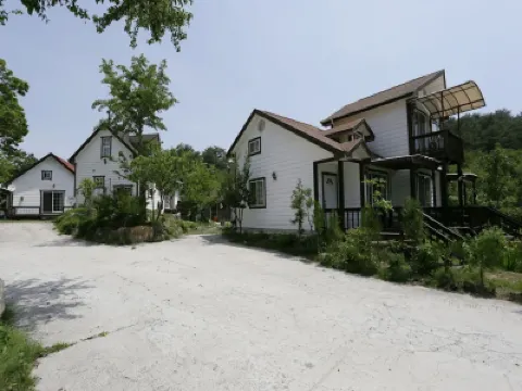 Gangneung Baugol Pension Hotels near Seonjaryeong