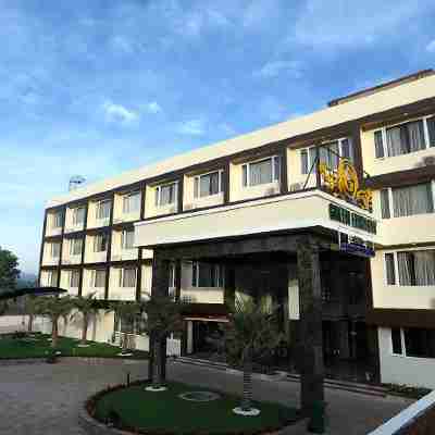 Green Embassy Hotel Exterior