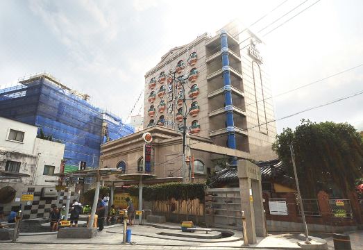 호텔 객실 내 전신 욕조 이미지