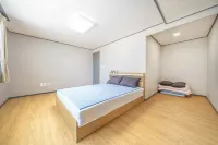 Goryeong Stay Forest Pension (Pool) فنادق في Goryeong-gun