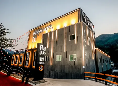 Taebaek M Plus Self Check-in Motel Отели рядом с достопримечательностью «Geomnyongso Pond»