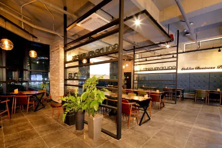 Golden Business Hotel Отели в г. Чинджу