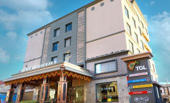 Hotel the Grand Ladhukara