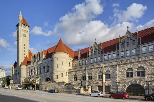 St. Louis Union Station Hotel, Curio Collection by Hilton