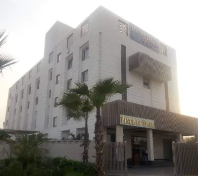 Hotel Parador فنادق في Kheri Kalan