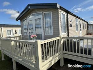 Beautiful 2-Bed Holiday Home