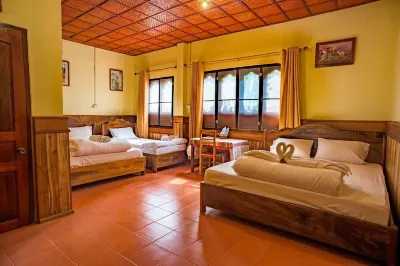 Zuela Guesthouse Hotels near Salee Park